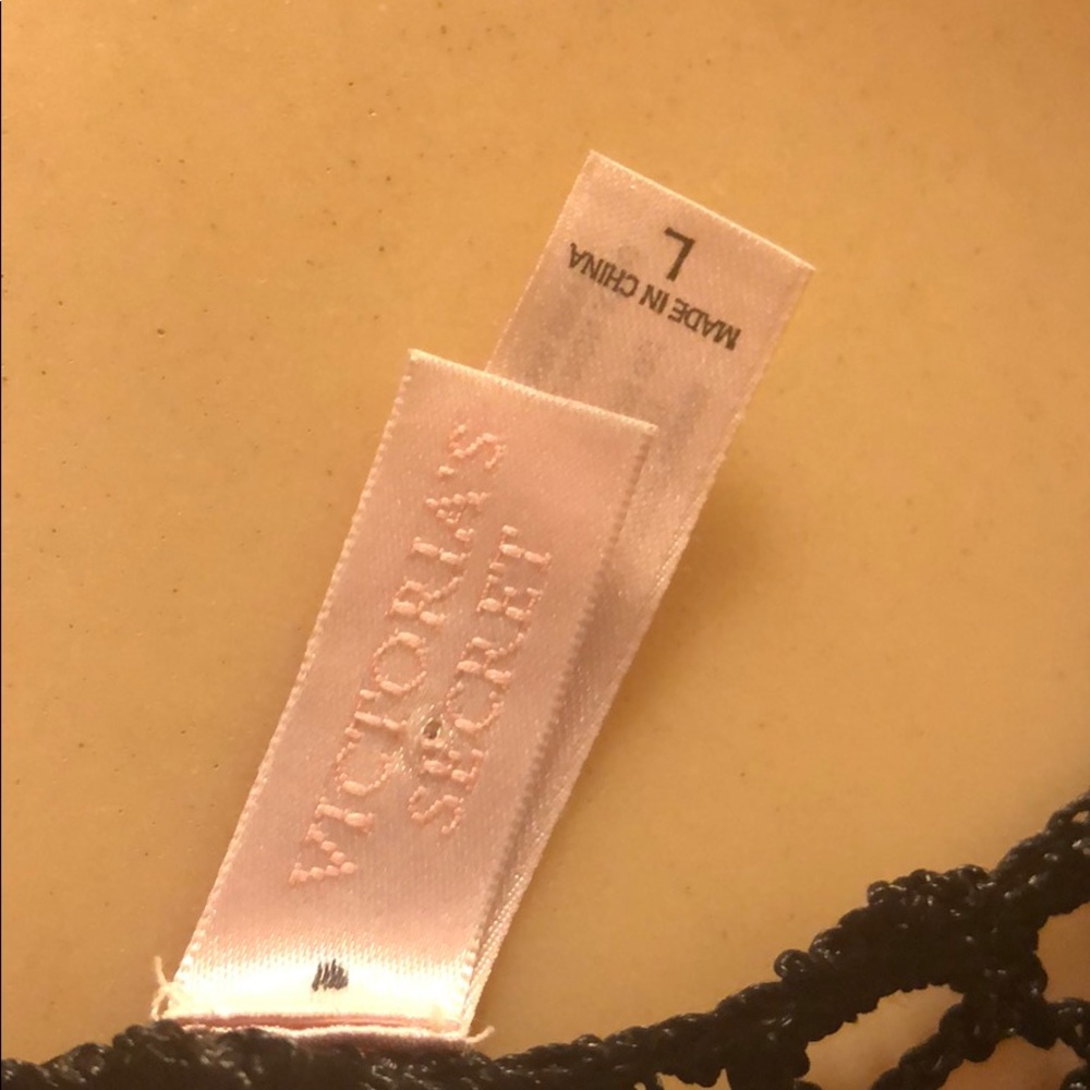 Victoria’s Secret Cover-Up Black size L - Picture 5 of 6
